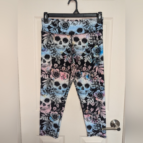 Evolution creation skull workout capris - Picture 4 of 4